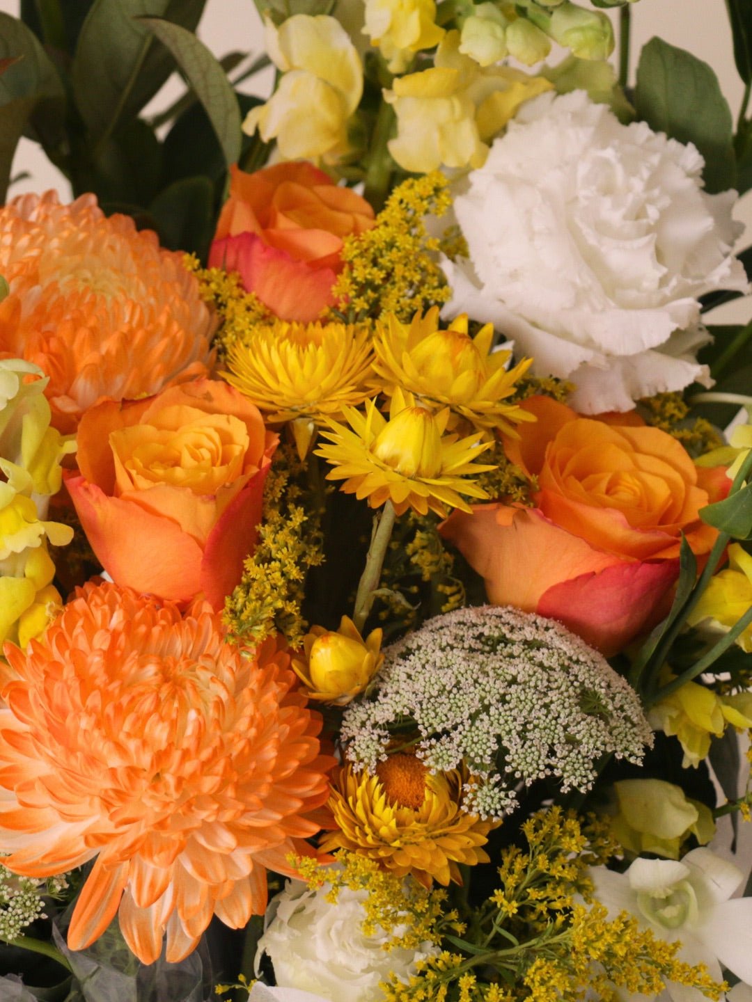 Hello Amber Hat Box - Amazing Graze Flowers