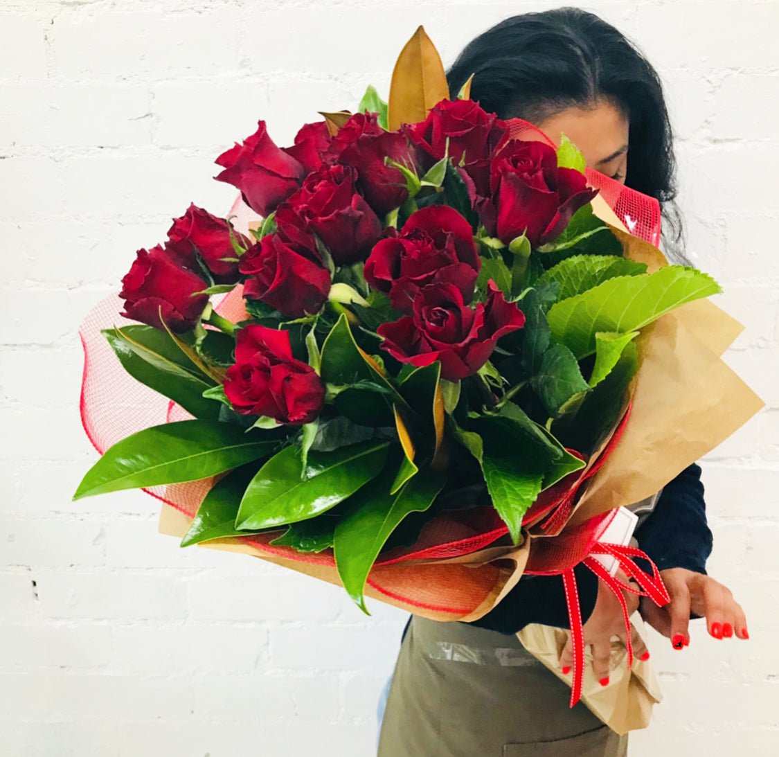 Premium Red Roses bouquet - Amazing Graze Flowers