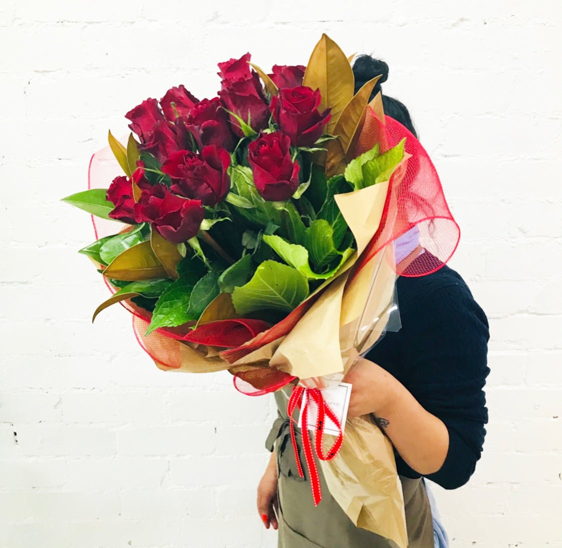 Premium Red Roses bouquet - Amazing Graze Flowers